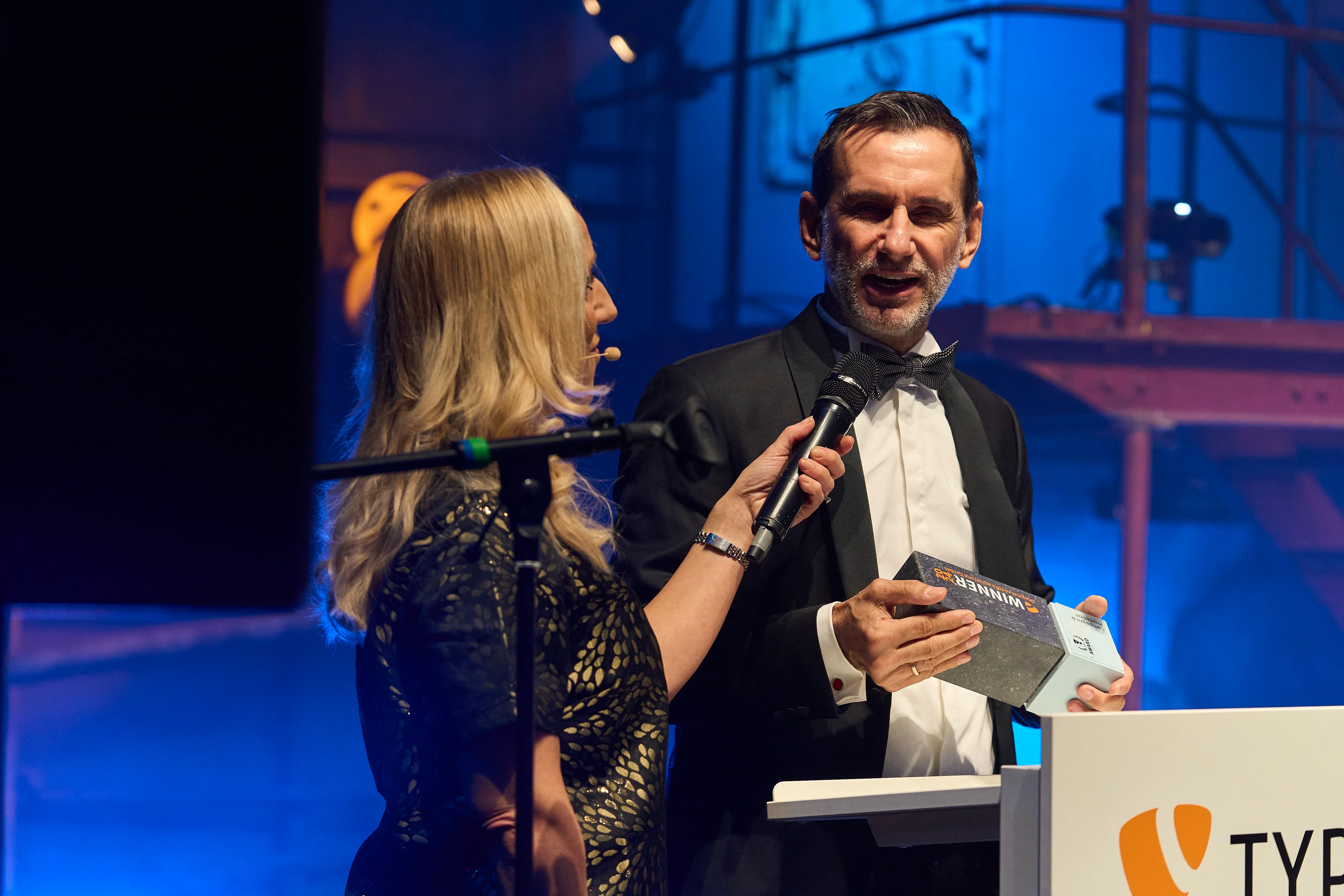 CEO Sven Ditz nimmt den TYPO3 Award entgegen