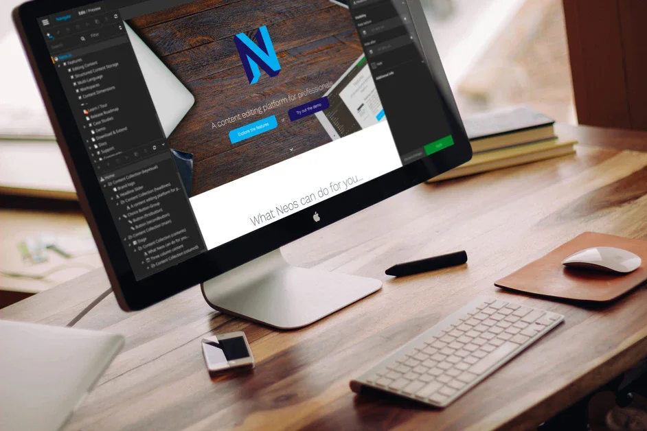 Ein Computer auf einem Schreibtisch.