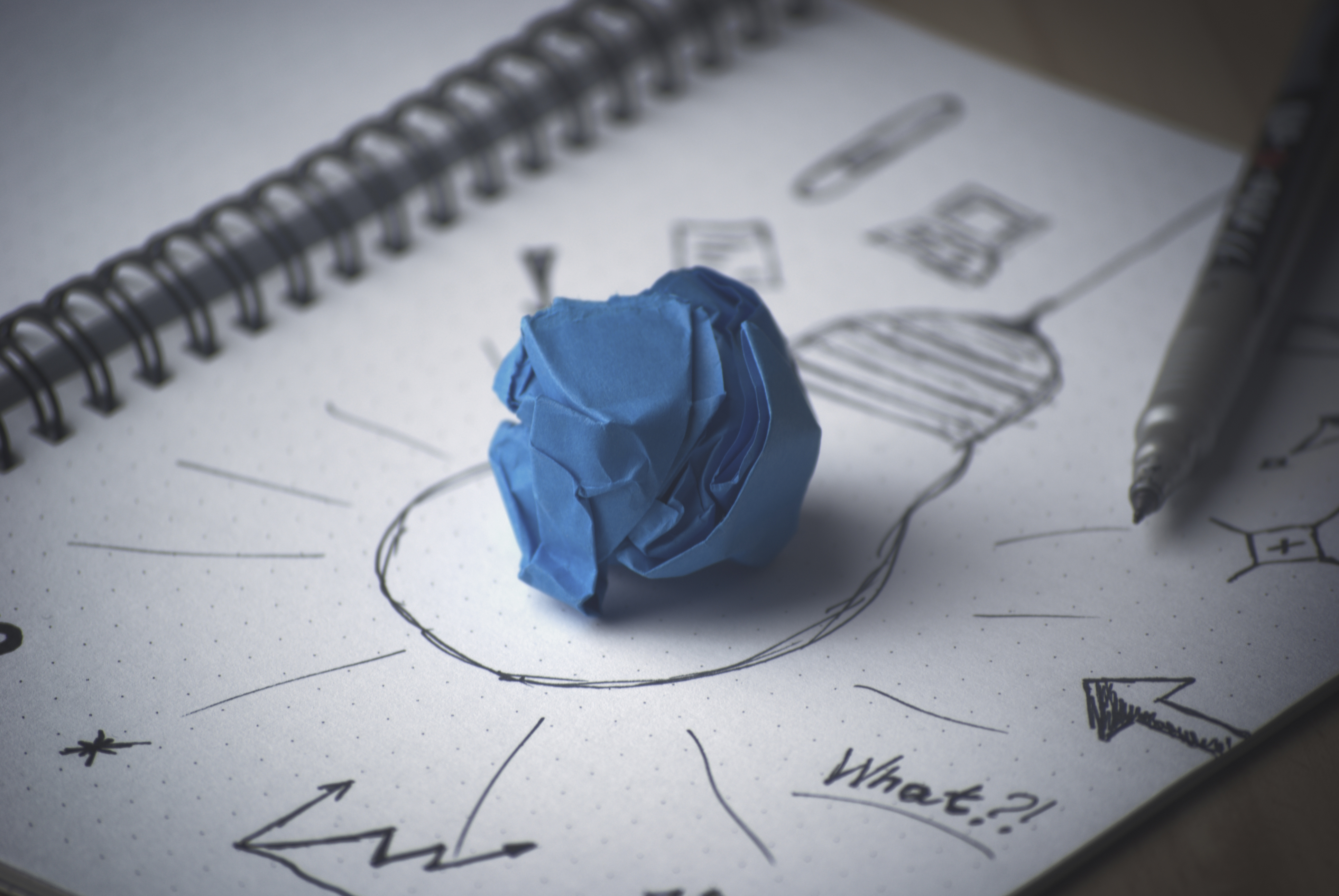 idea bulb paper sketch LEAN UX FÜR ANFÄNGER - UND WIE MAN ES EINSETZT